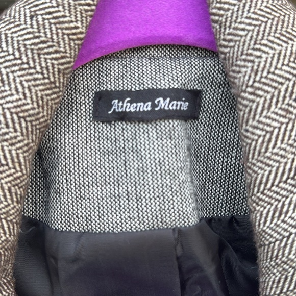 Blazer - Picture 2 of 4